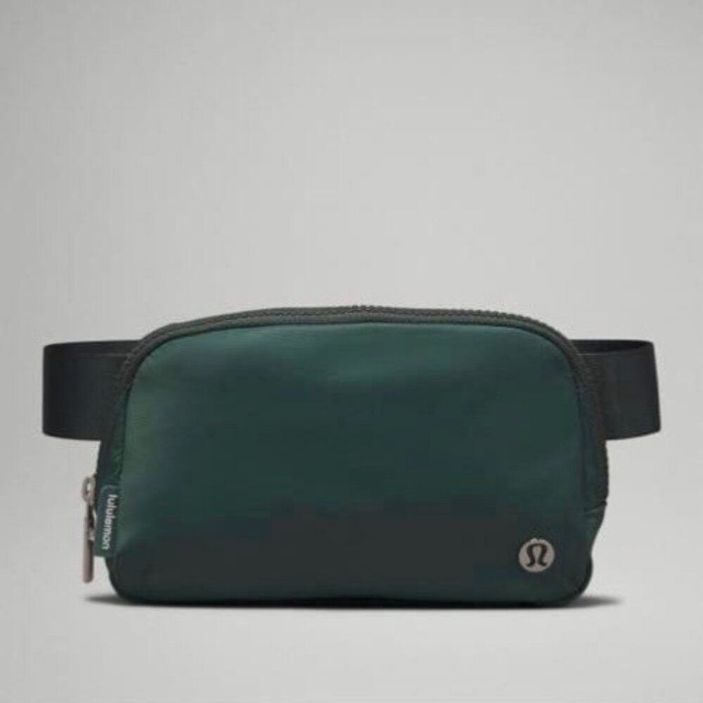 Lululemon Athletic Everywhere Belt Bag 1L NWT Medium Forest / Dark Forest